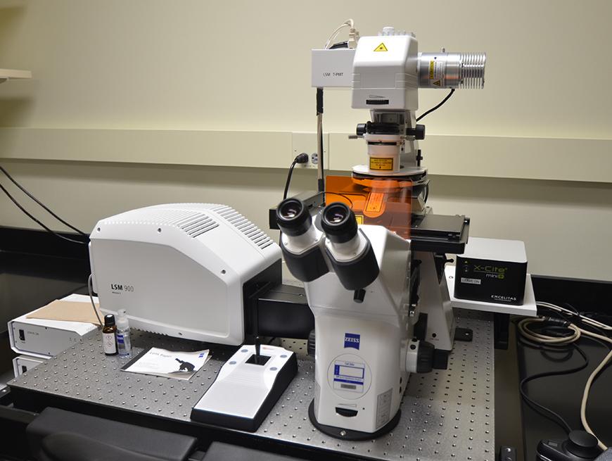 A confocal microscope installed in a lab