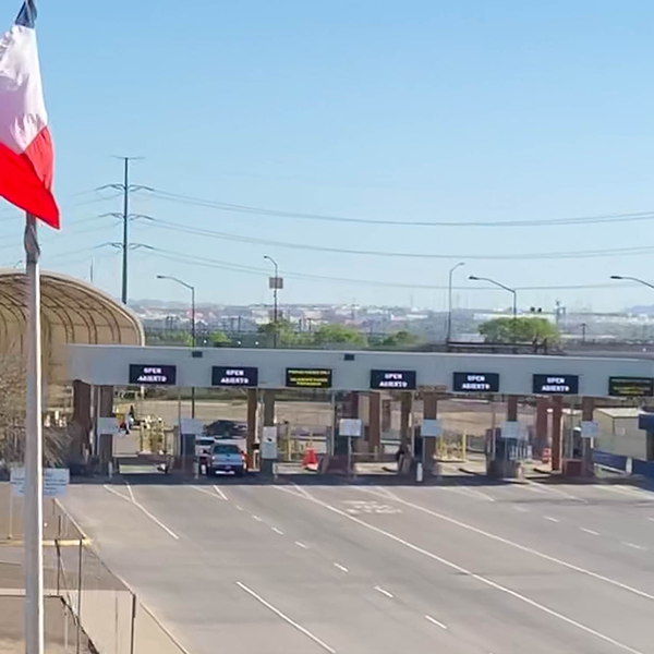 Border crossing checkpoint from Mexico to US